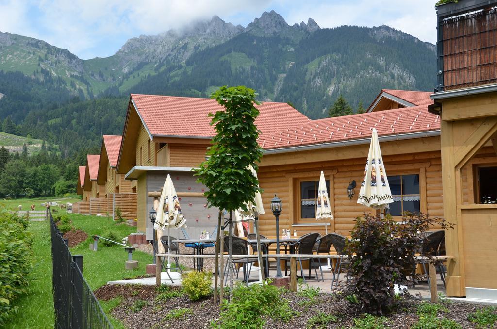 Feriendorf Am Hahnenkamm Reutte Exterior foto